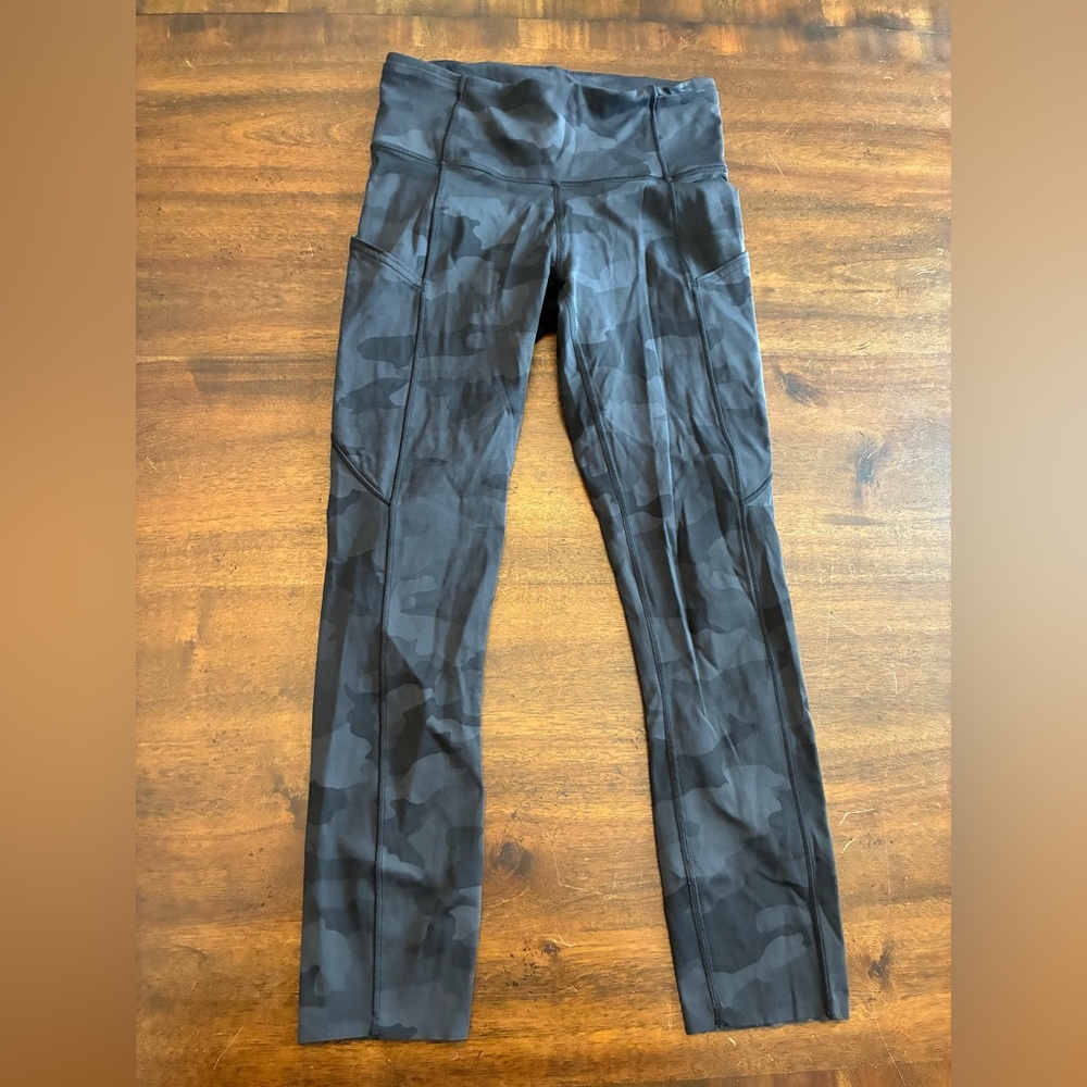 Lululemon Fast and Free Leggings 4 High-Rise Crop 23" Black Camo Gray